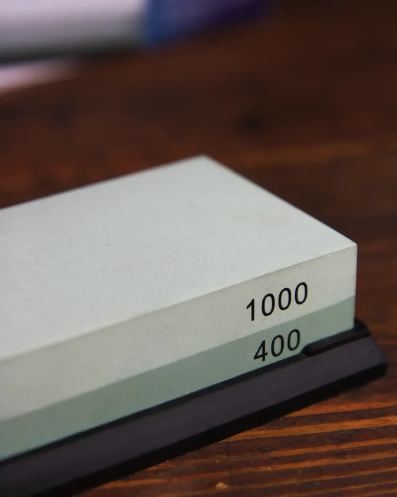 Dwustronny kamień do ostrzenia